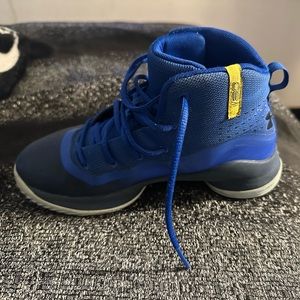 Under Armour UA Curry 4 Mid SIZE 3